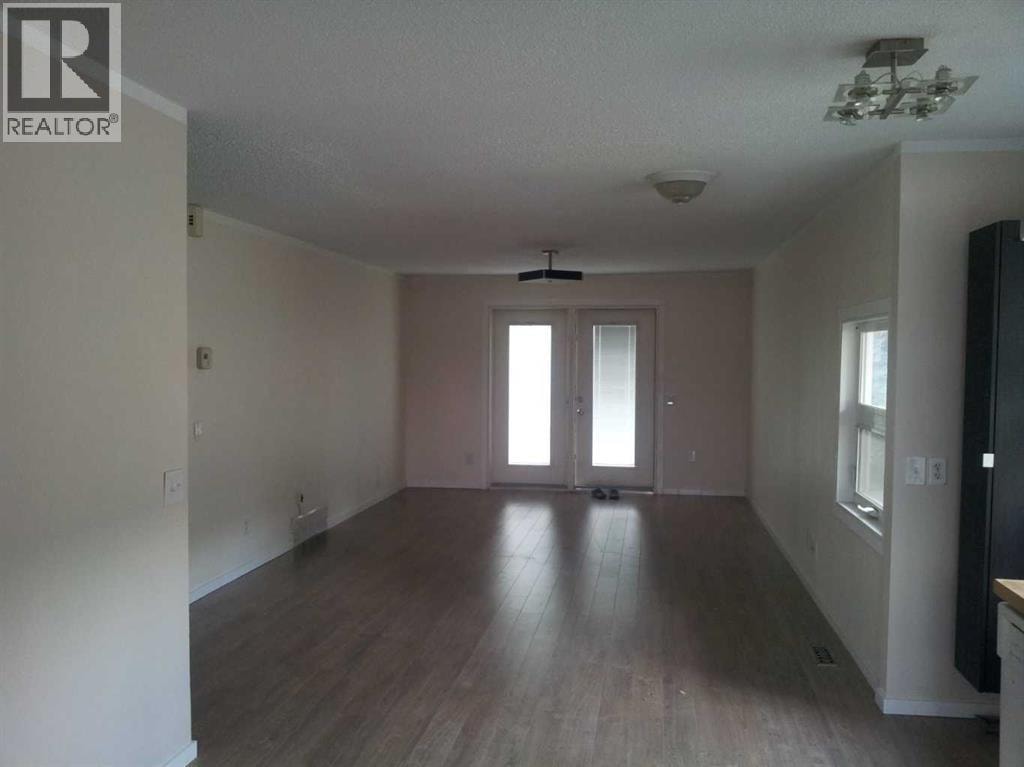 3256 Doverville Crescent SE — photo 4