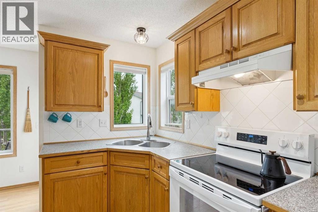23 Tuscarora Close NW — photo 9