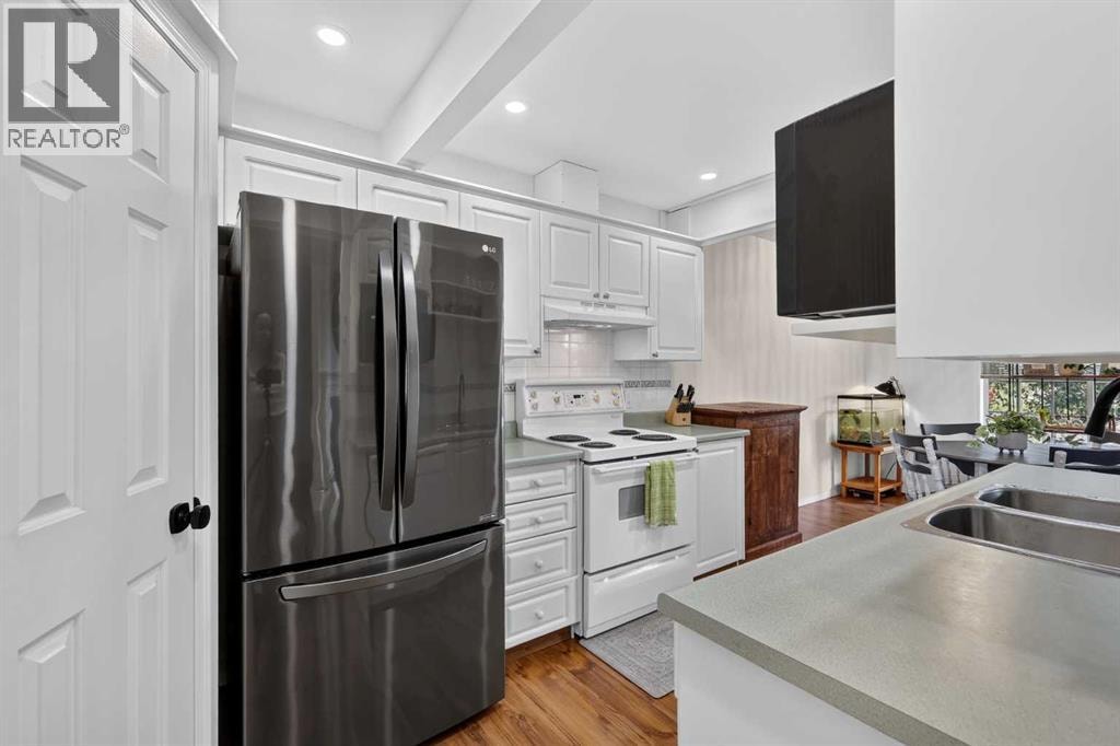 37 Beddington Gardens NE — photo 12