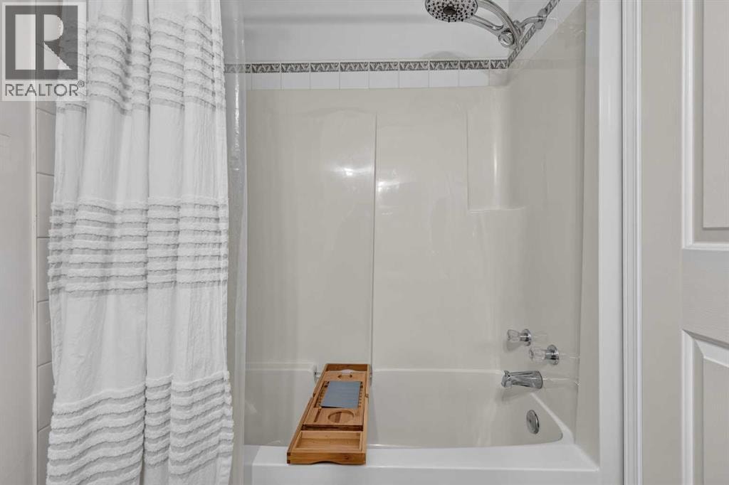 37 Beddington Gardens NE — photo 23