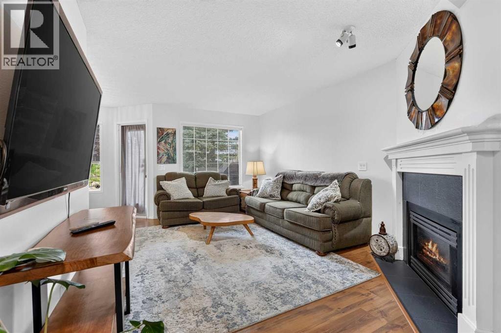 37 Beddington Gardens NE — photo 6