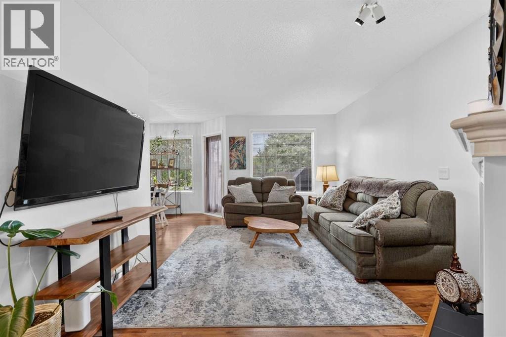 37 Beddington Gardens NE — photo 7