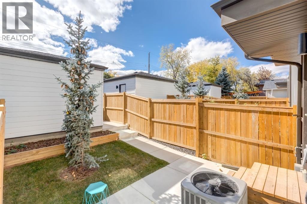 233 25 Avenue NE — photo 5