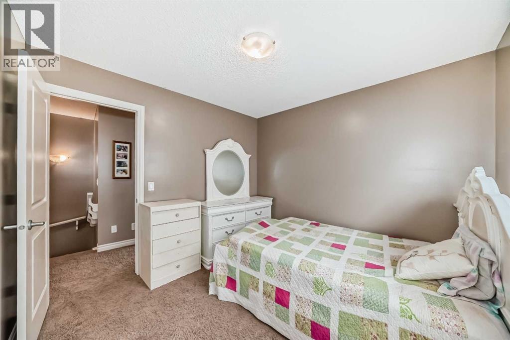 104 Redstone Avenue NE — photo 28
