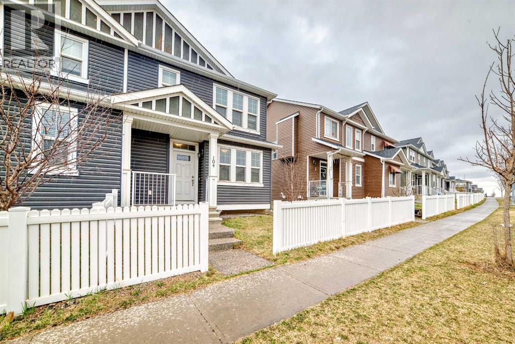 104 Redstone Avenue NE — photo 48
