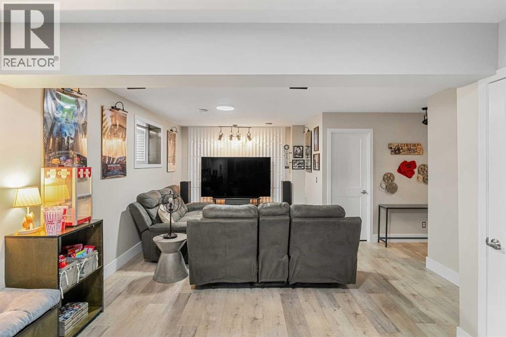 1717 Baywater Road SW — photo 35