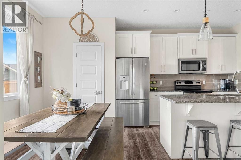 1717 Baywater Road SW — photo 18