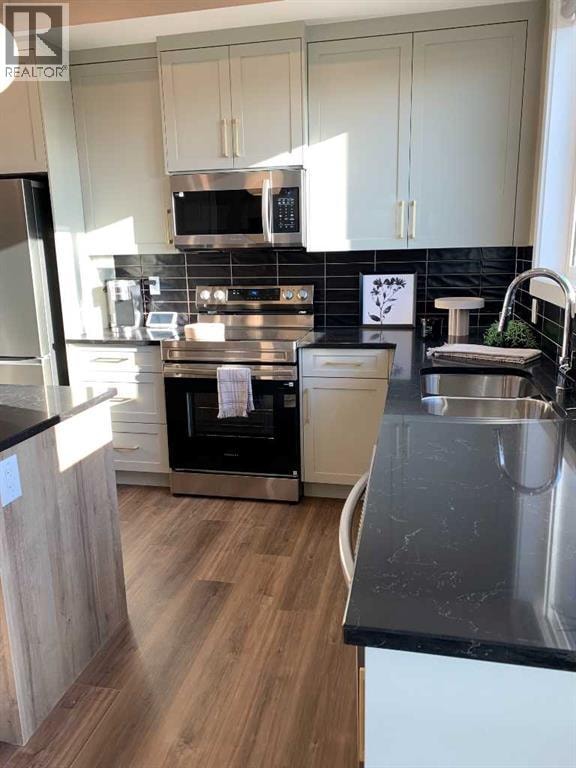 135 Ambleridge Street NW — photo 3