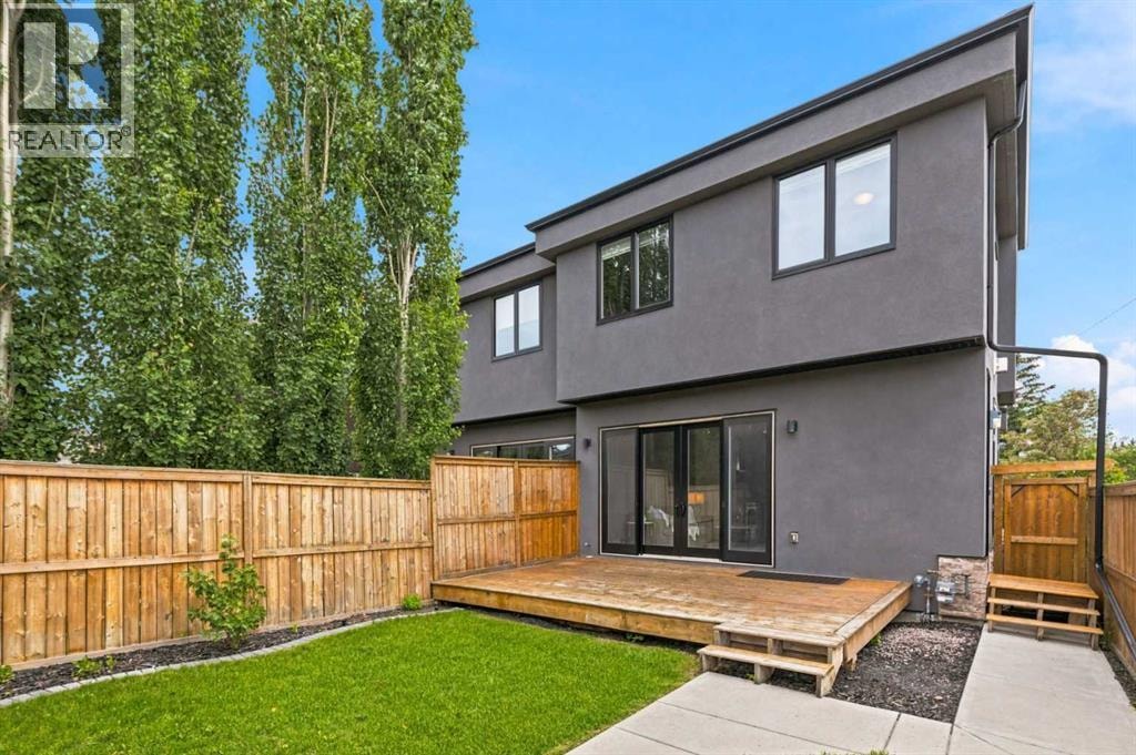 2052 46 Avenue SW — photo 40