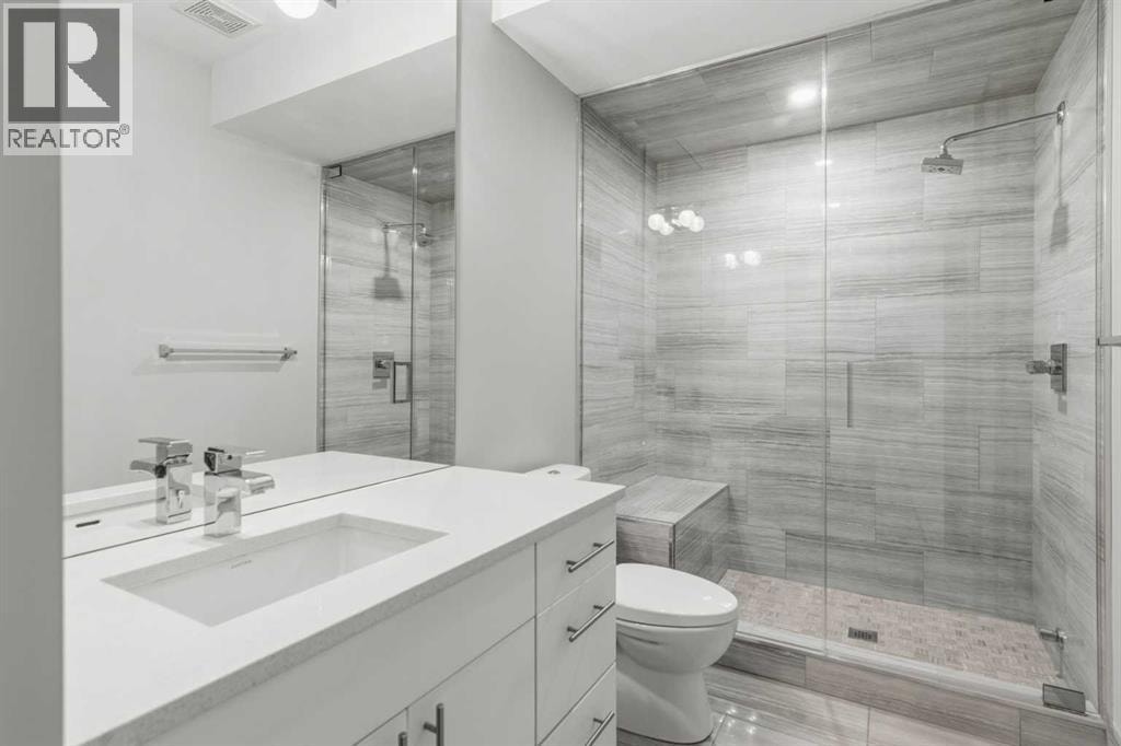 2052 46 Avenue SW — photo 33