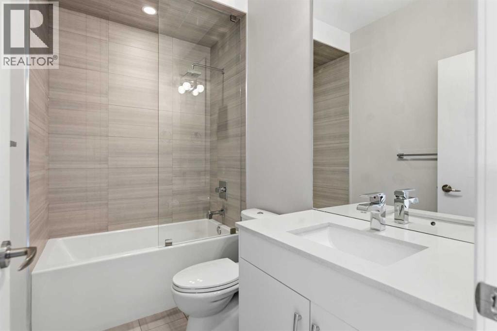 2052 46 Avenue SW — photo 23