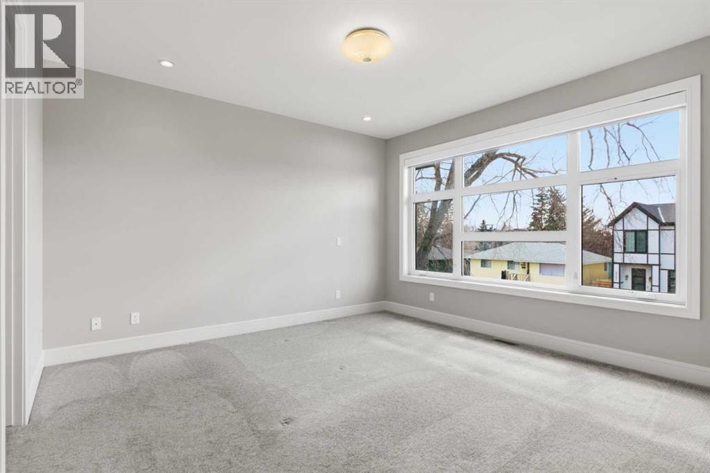 2052 46 Avenue SW — photo 24