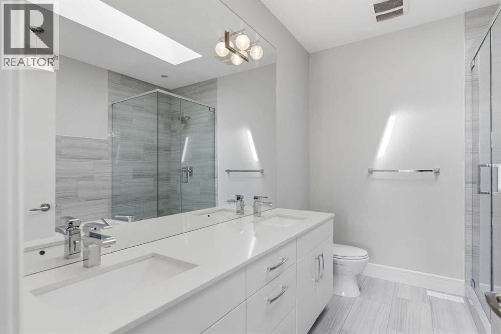 2052 46 Avenue SW — photo 26