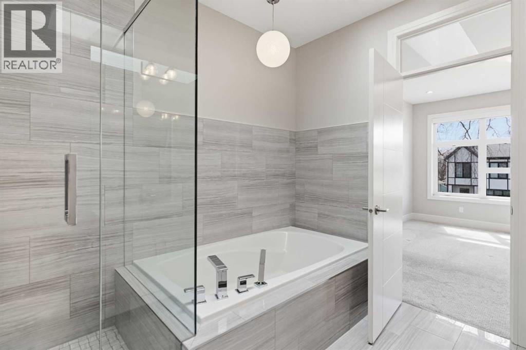 2052 46 Avenue SW — photo 28
