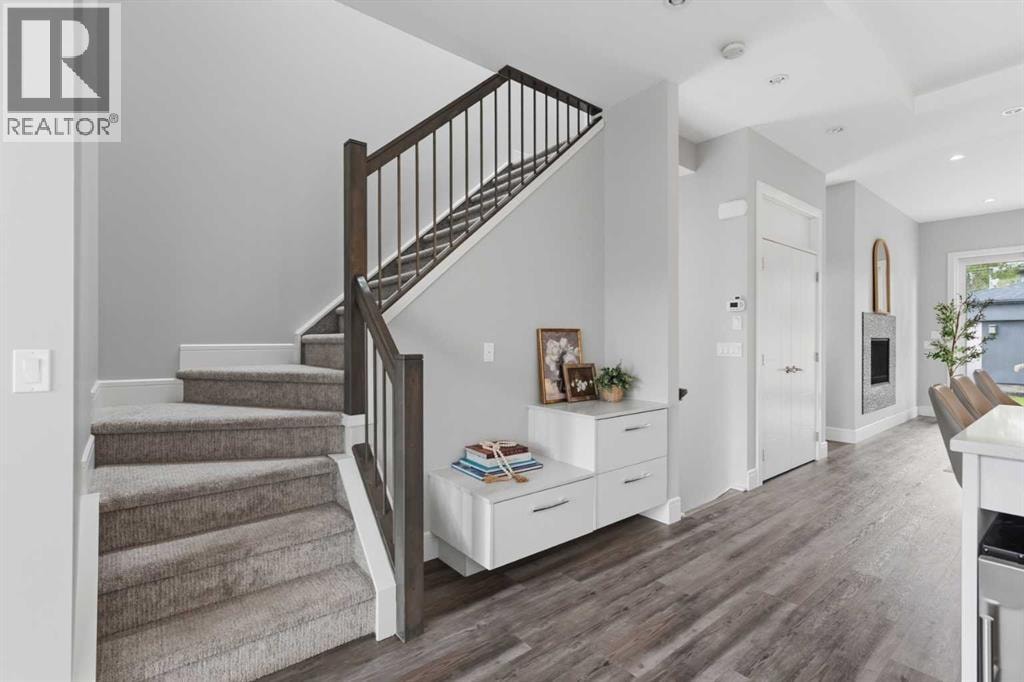 2052 46 Avenue SW — photo 12