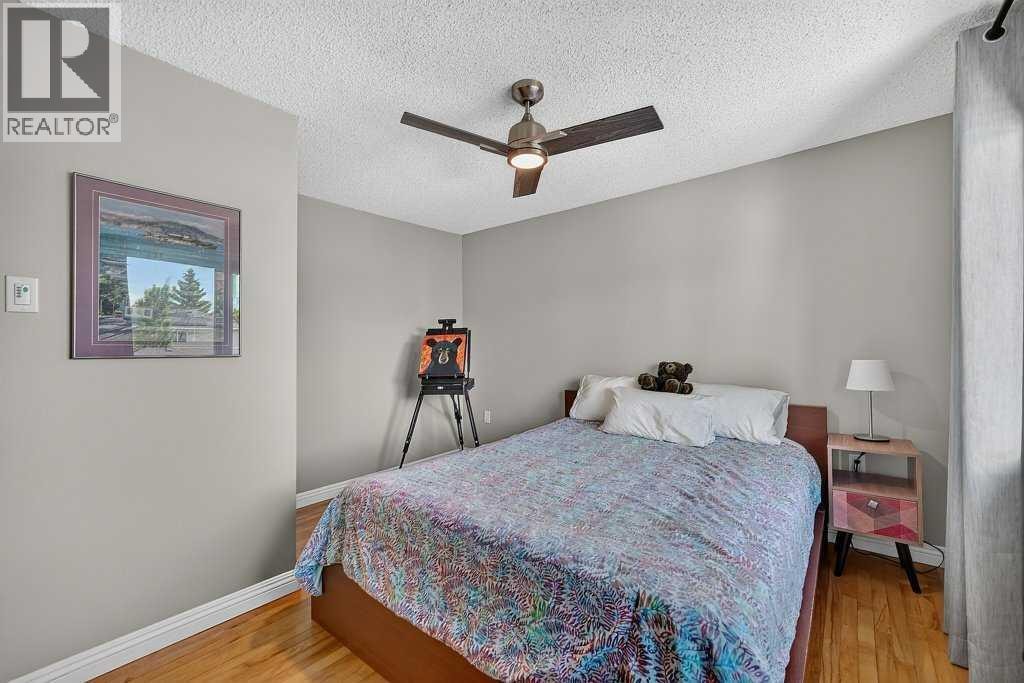 4673 20 Street SW — photo 20