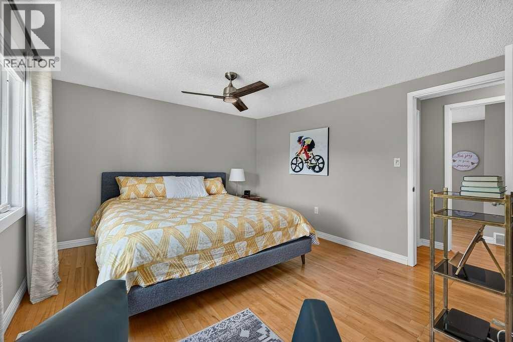 4673 20 Street SW — photo 24