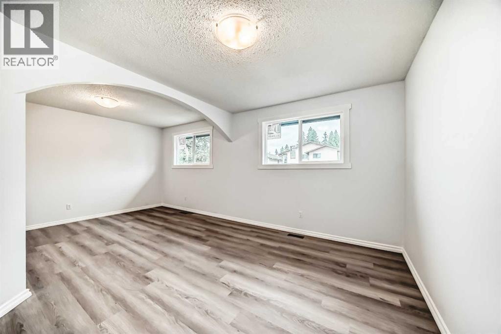 81 Bearberry Close NW — photo 18