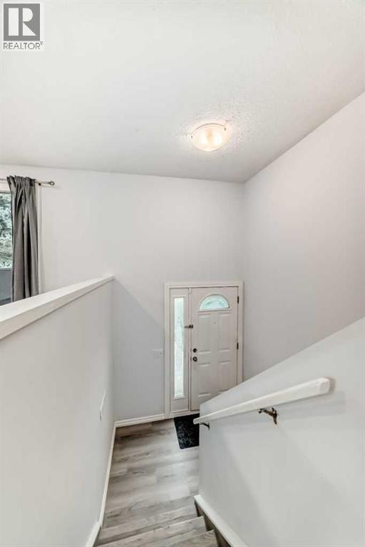 81 Bearberry Close NW — photo 3