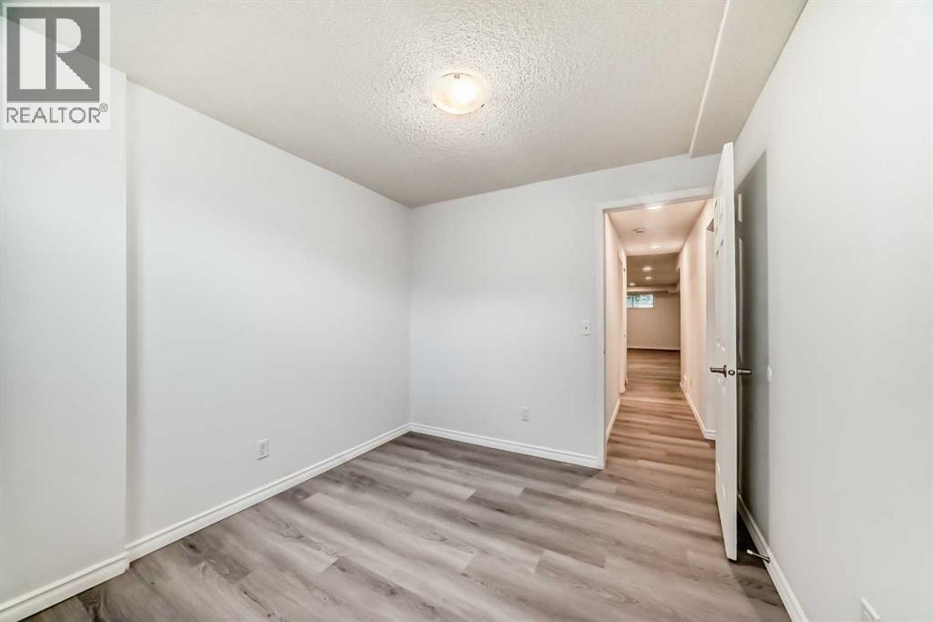 81 Bearberry Close NW — photo 31