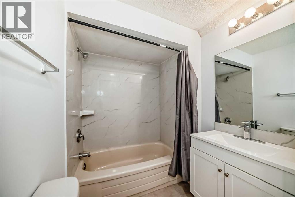 81 Bearberry Close NW — photo 33