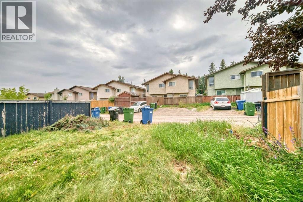 81 Bearberry Close NW — photo 40