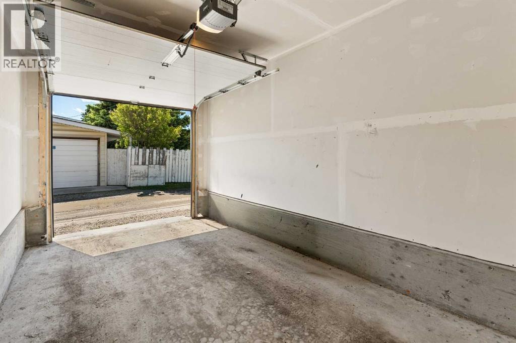 5406 21 Street SW — photo 44