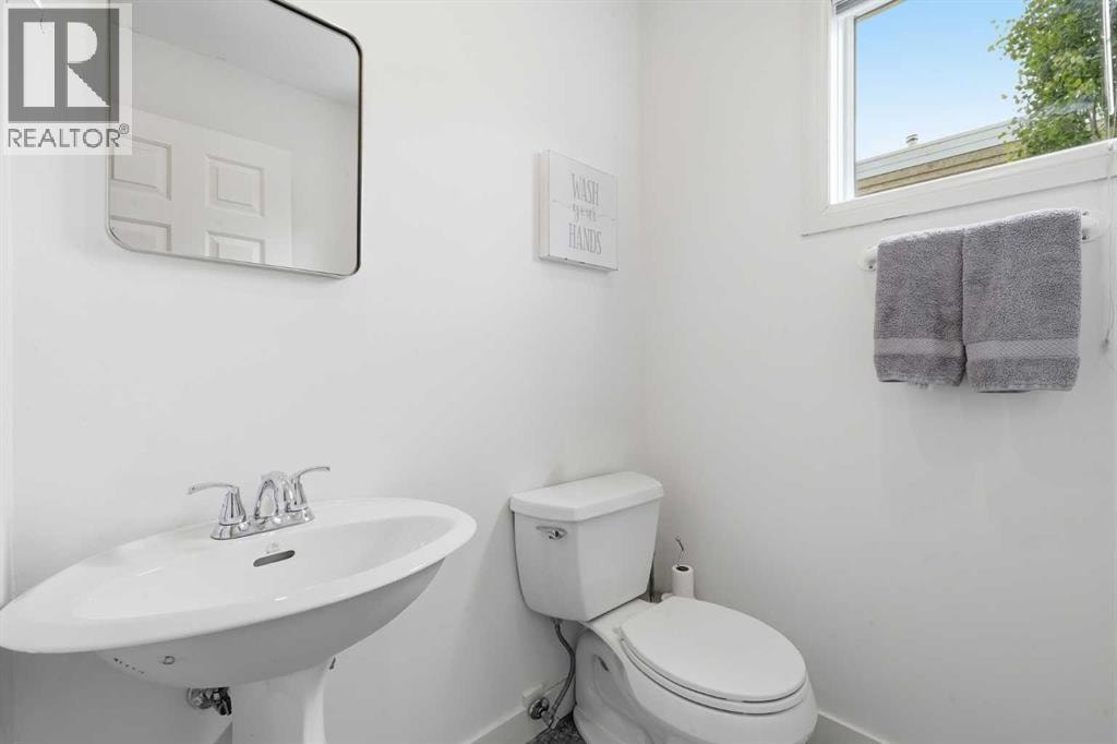 1321 10 Street SW — photo 22