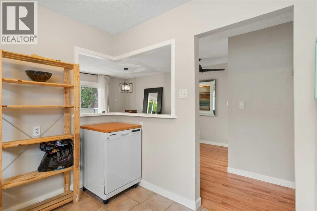 2530 16A Street NW — photo 11