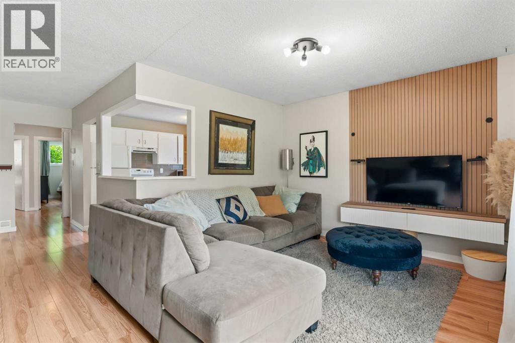 2530 16A Street NW — photo 3