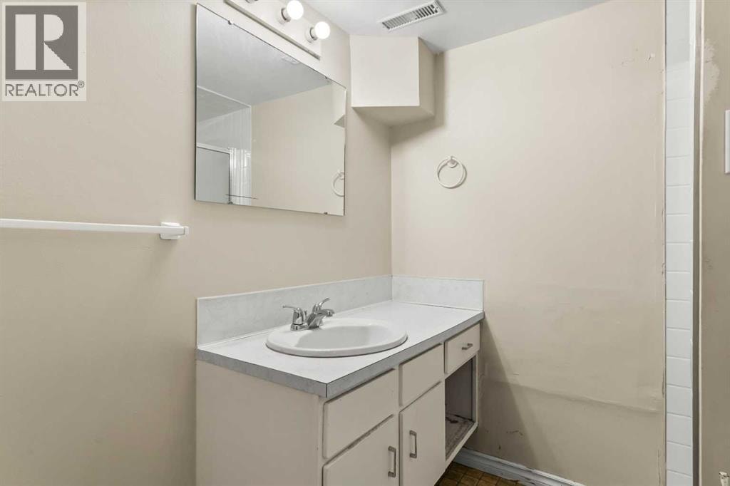 2530 16A Street NW — photo 29