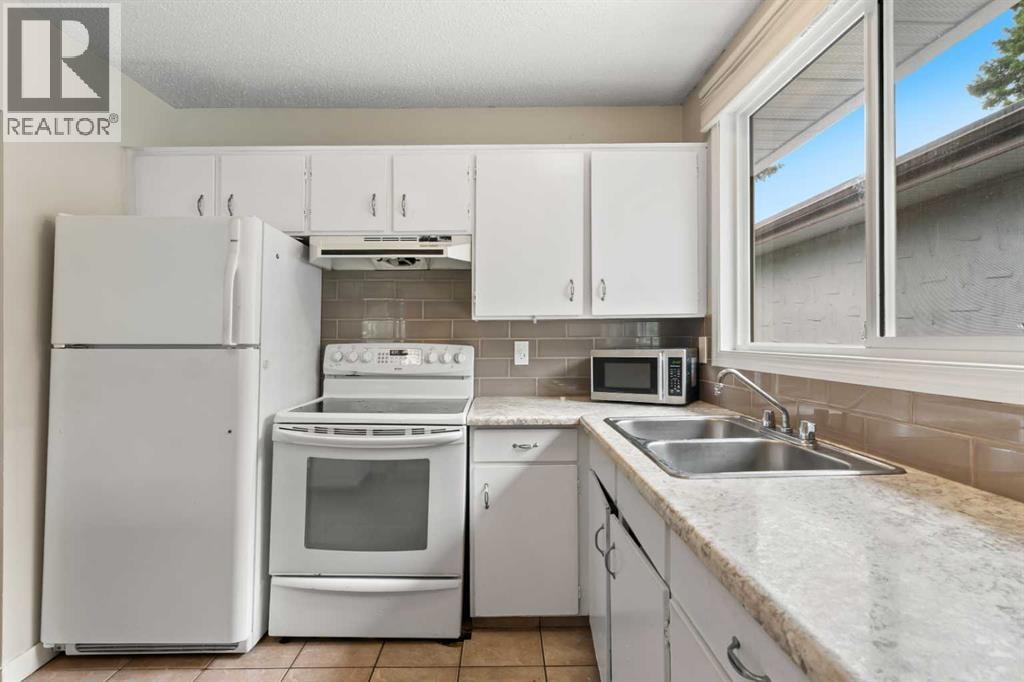 2530 16A Street NW — photo 10