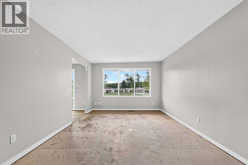 42 Huntford Close NE — photo 9