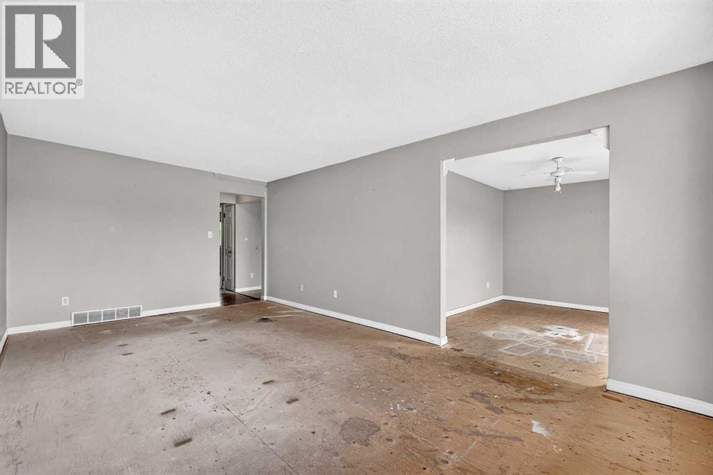 42 Huntford Close NE — photo 10
