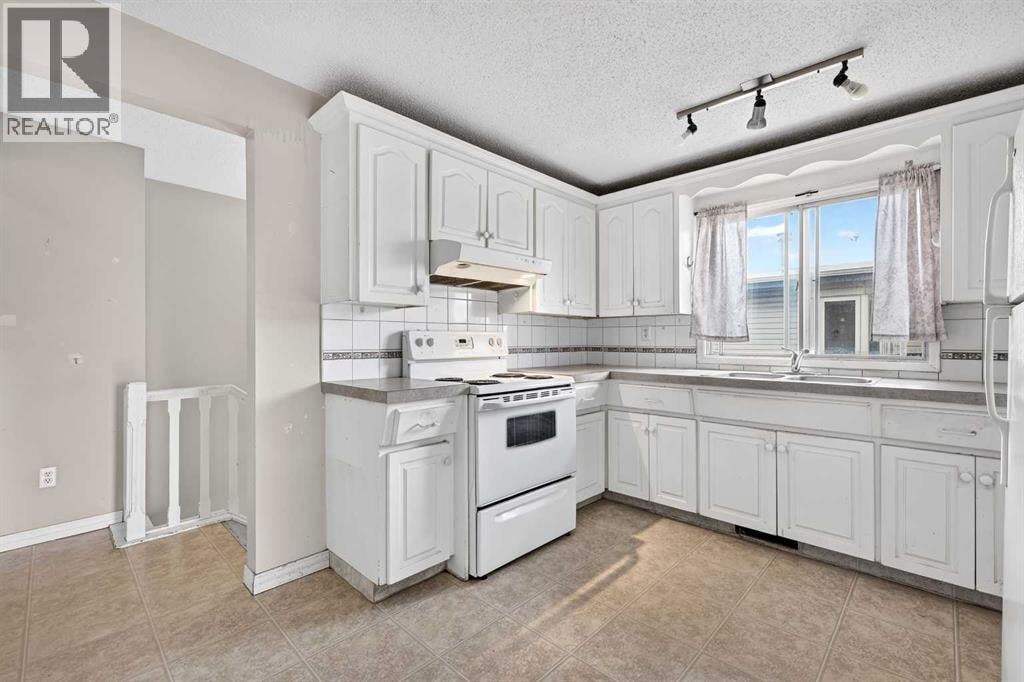 42 Huntford Close NE — photo 11