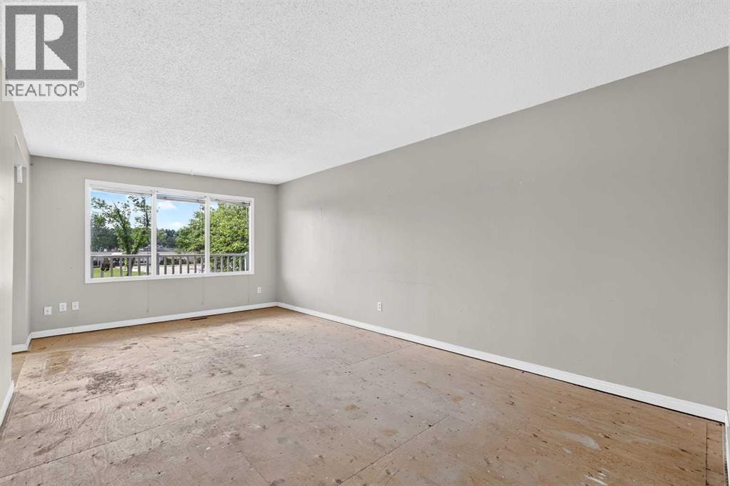 42 Huntford Close NE — photo 6