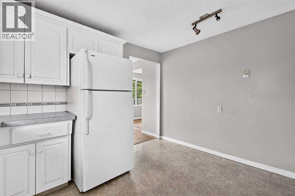 42 Huntford Close NE — photo 15