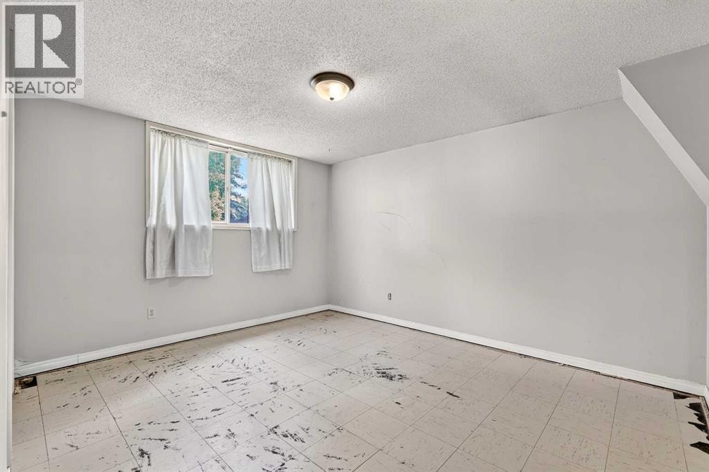 42 Huntford Close NE — photo 36
