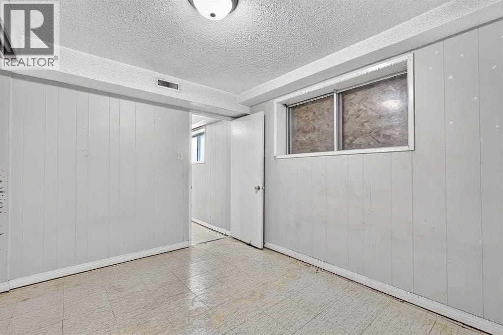 42 Huntford Close NE — photo 32