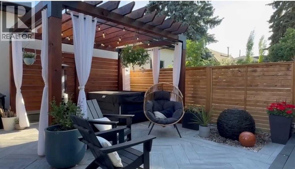 2017 42 Avenue SW — photo 37