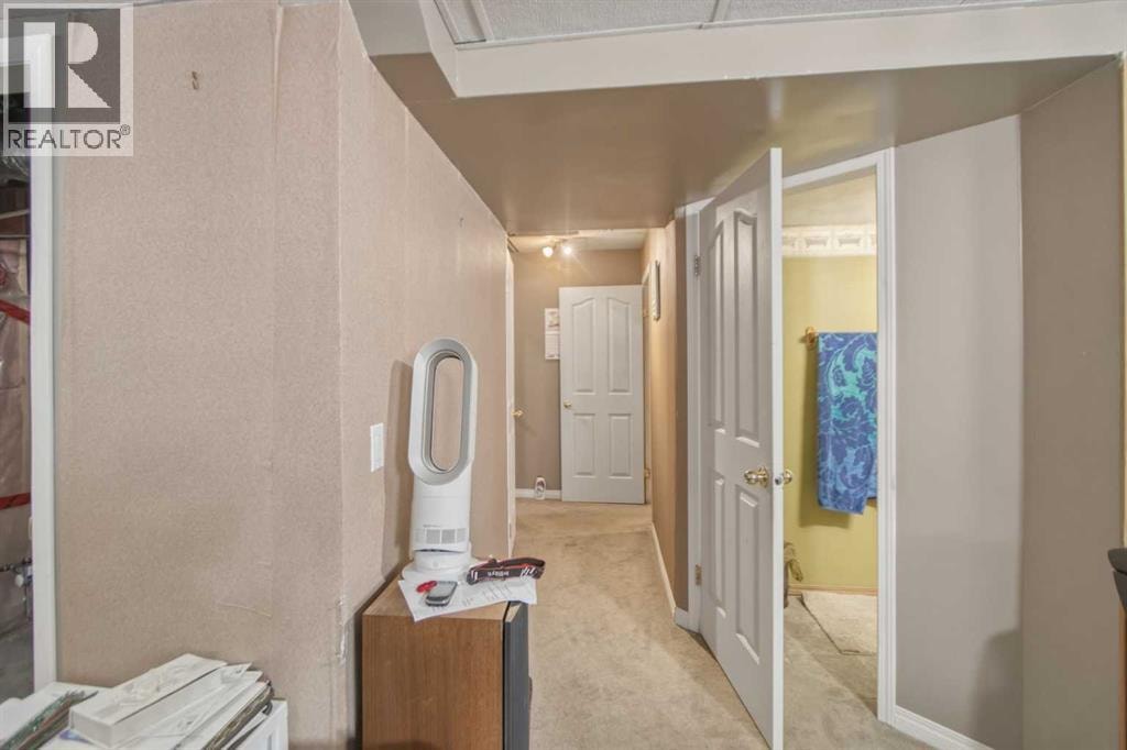 88 Willowbrook Crescent NW — photo 32