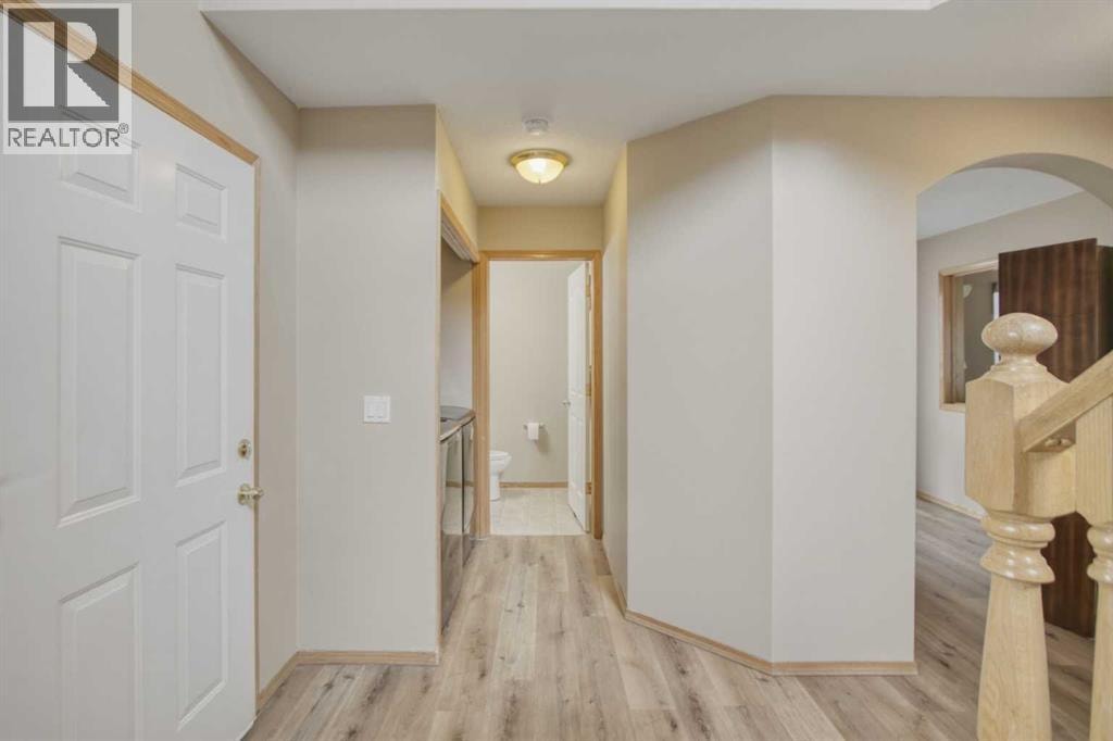 88 Willowbrook Crescent NW — photo 3