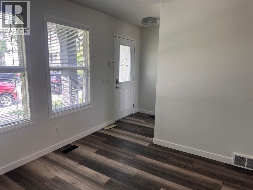 78 Crystal Shores Heights — photo 2