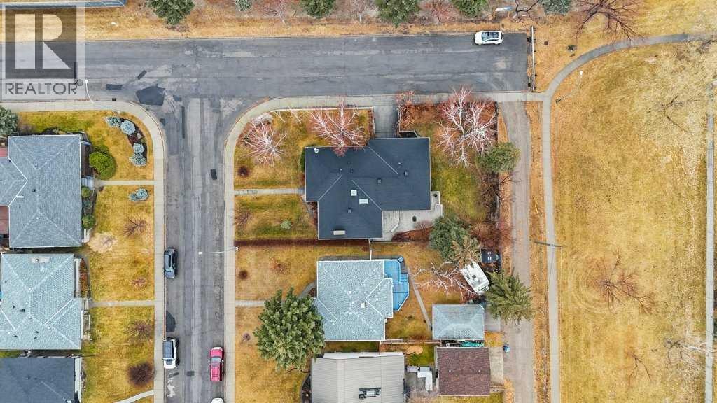 3204 24A Street SW — photo 5