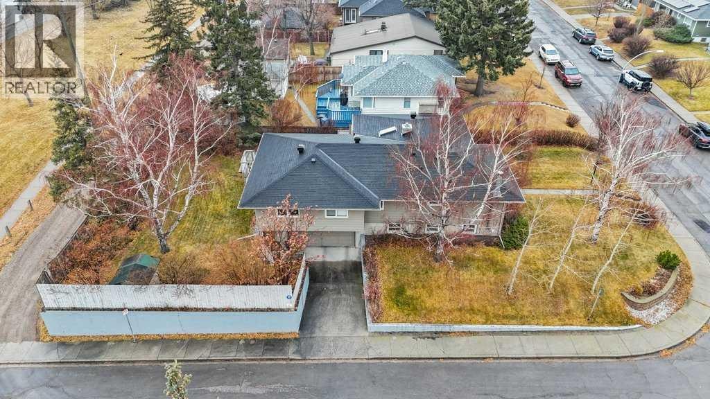 3204 24A Street SW — photo 8