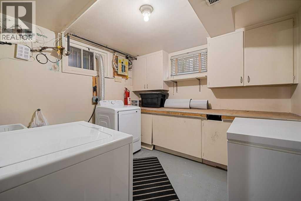 3204 24A Street SW — photo 32