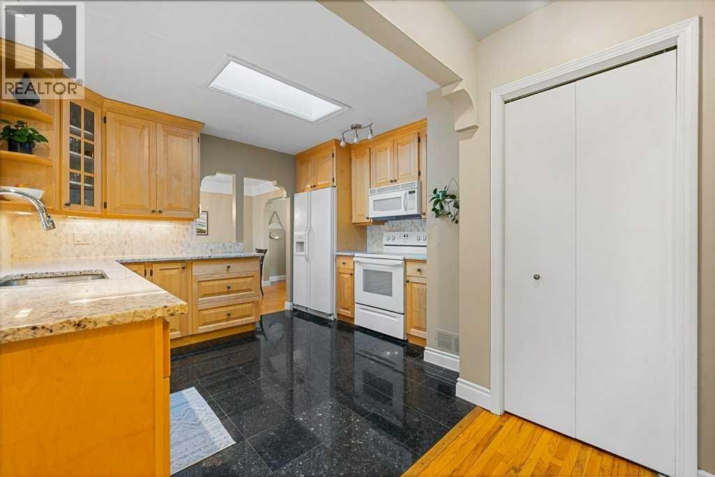 3204 24A Street SW — photo 21