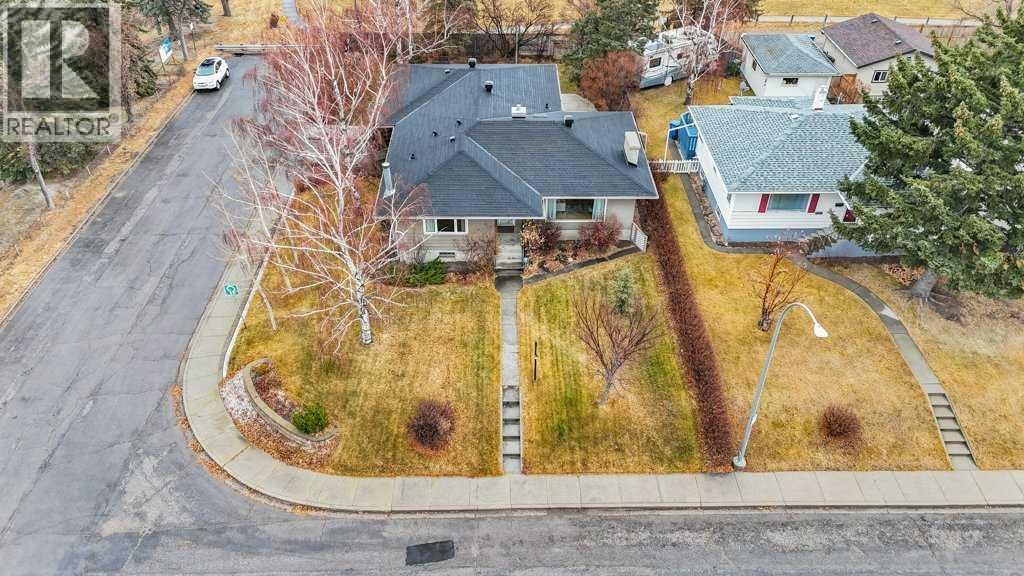 3204 24A Street SW — photo 9