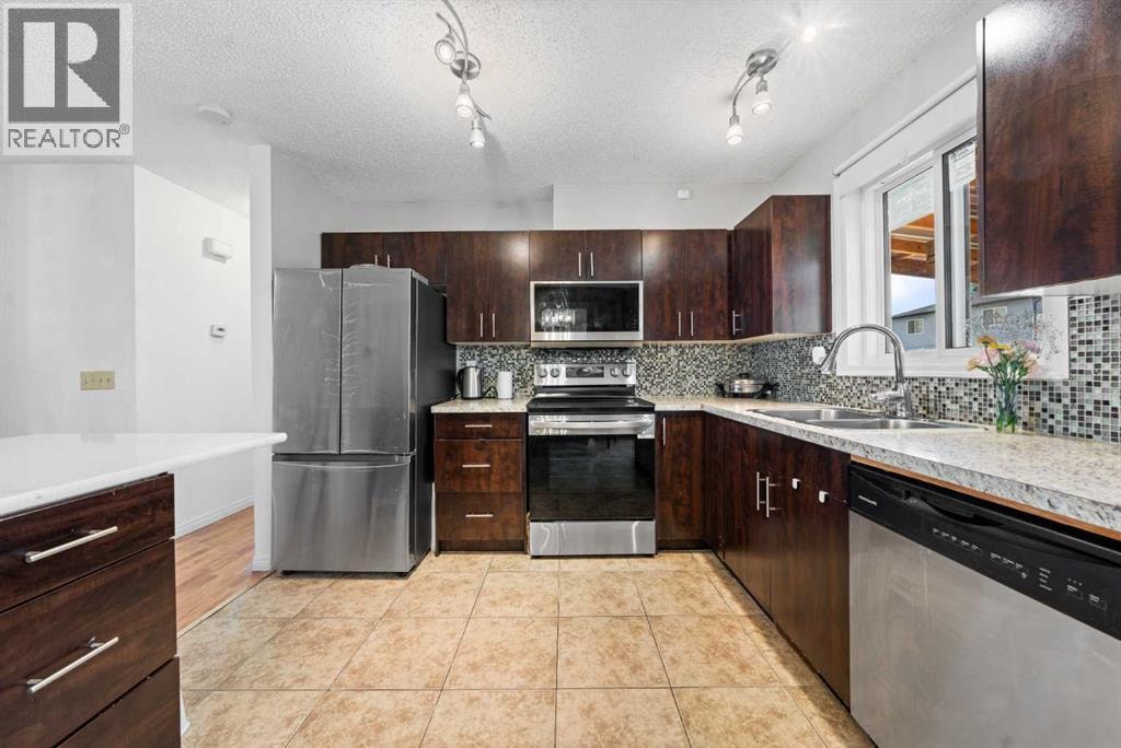 143 Castlebrook Rise NE — photo 11