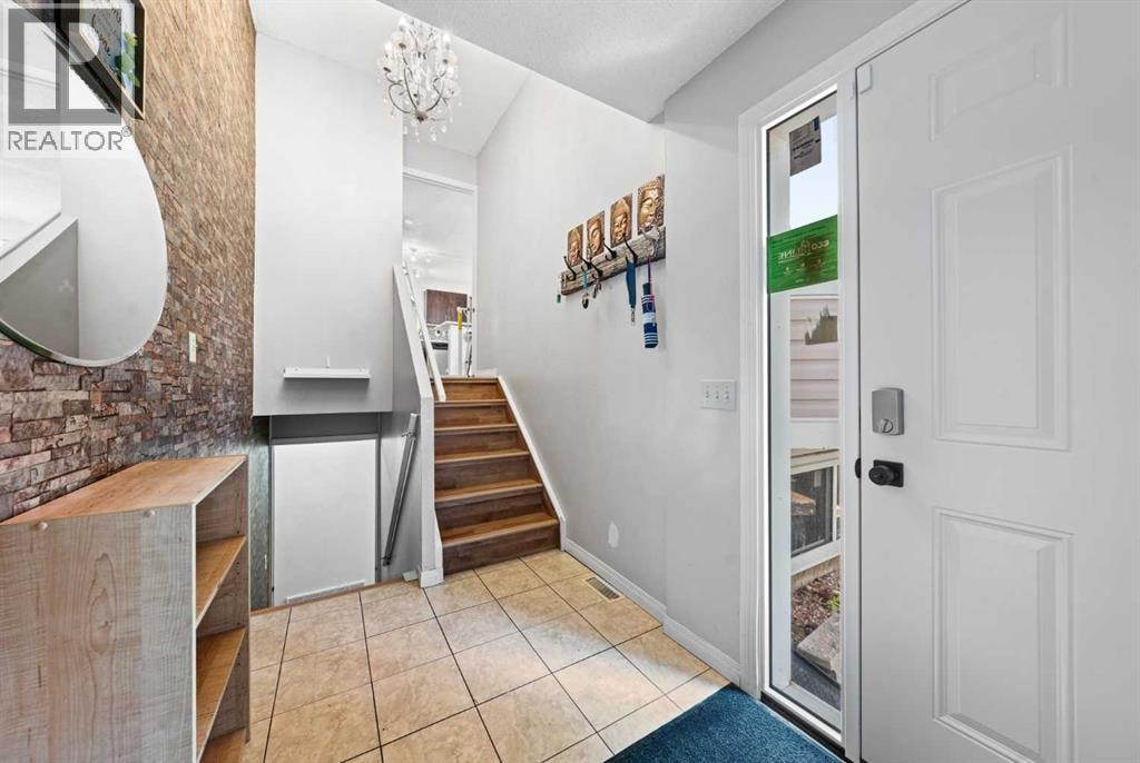 143 Castlebrook Rise NE — photo 4